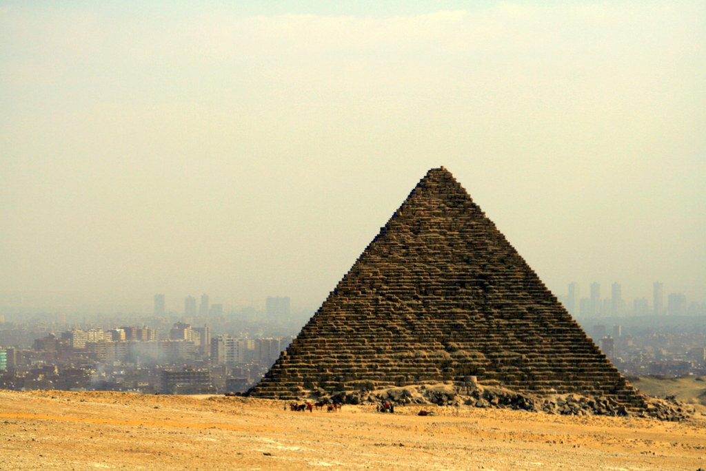 pyramid_of_menkaure_in_front_of_cairo